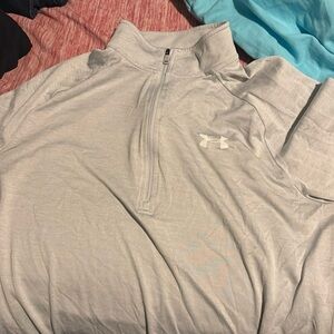 Long sleeve under Armour shirt